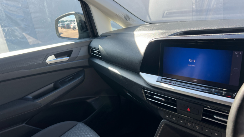 Ford Transit Connect 250 L2 Petrol 1.5 EcoBoost PHEV 150 Limited Van Auto